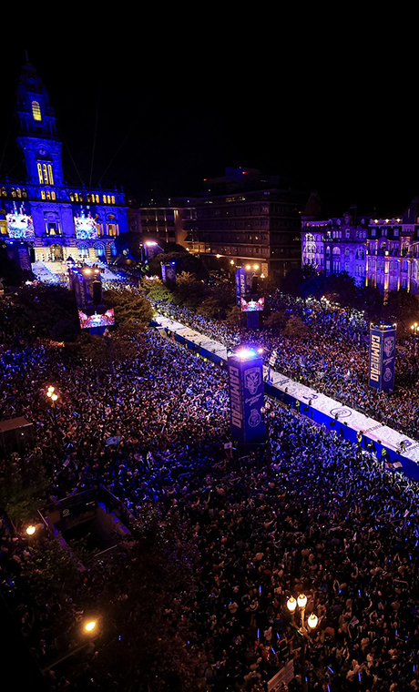 Lights on! FC Porto celebrates the championship!